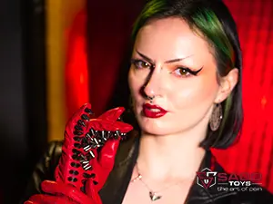 Spiked Gloves - Mistress Ilina Poisoned 11