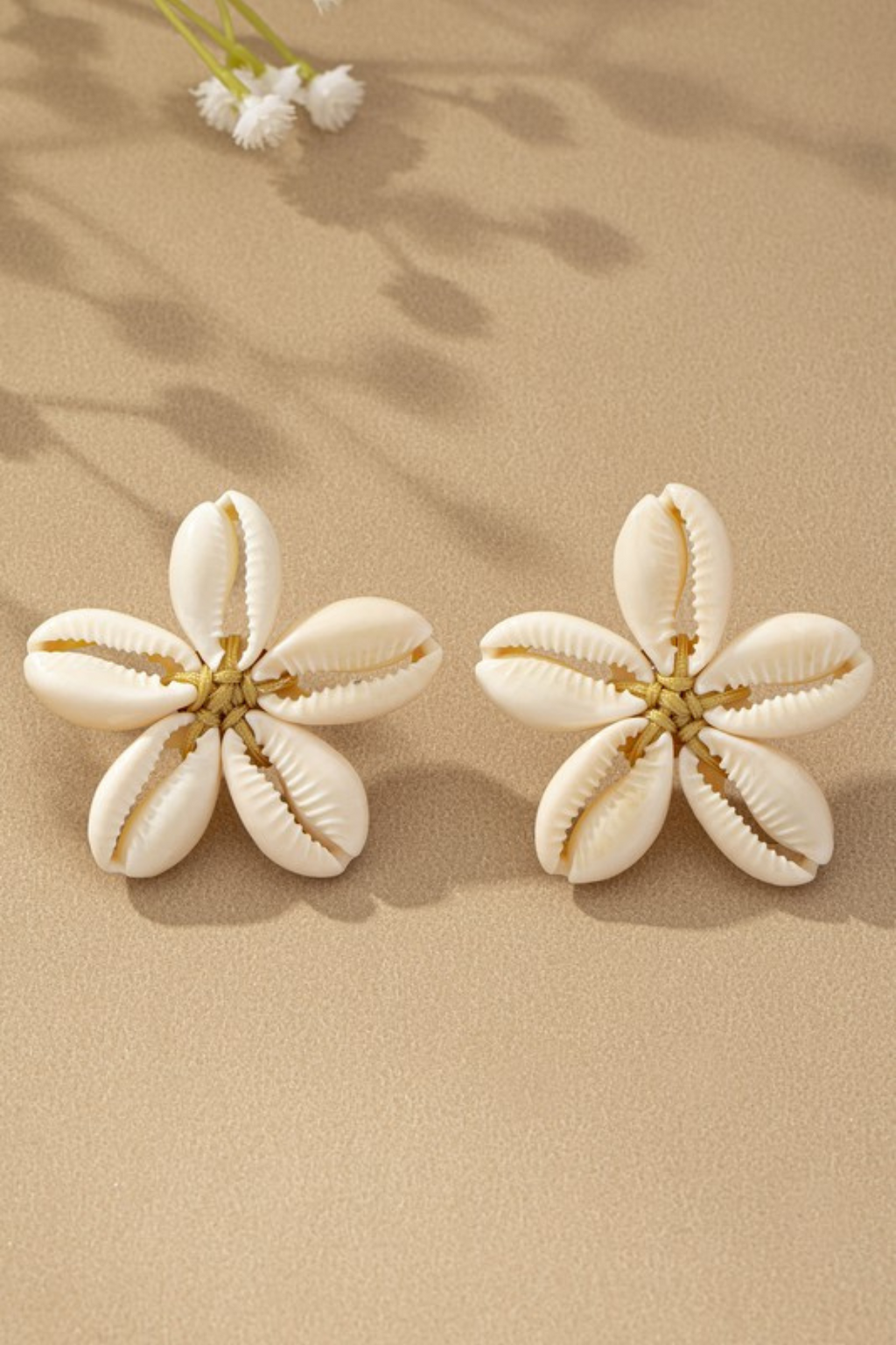 PUKA FLEUR STATEMENT EARRING