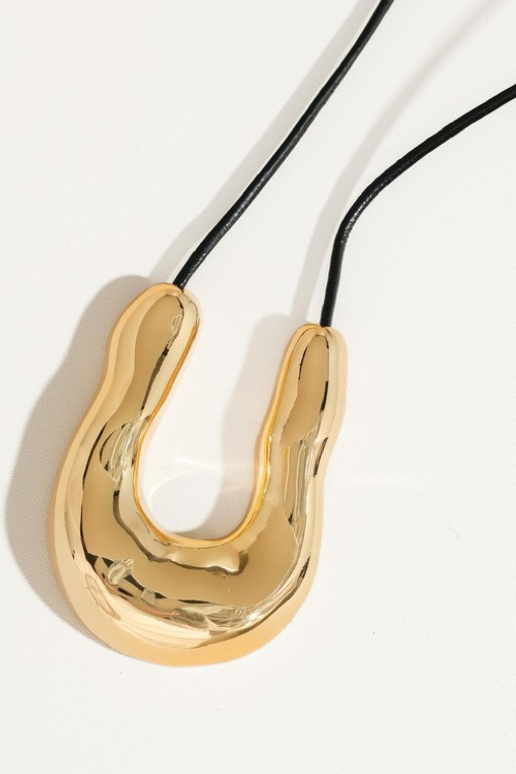 SABLE GOLD PENDANT NECKLACE