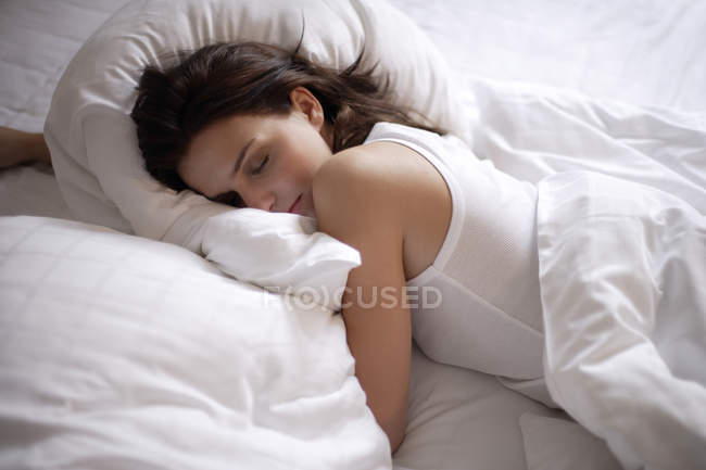 Young woman sleeping — Stock Photo