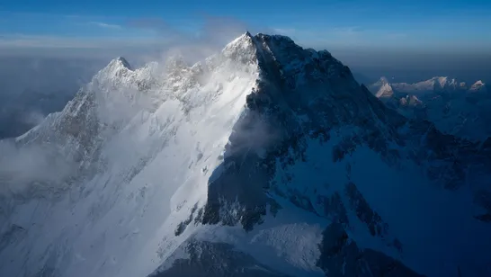 Non loin de l'Everest, le Lhotse est le quatrième plus haut sommet du monde.
