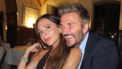 (dari kiri) Victoria Beckham bersama suami, David Beckham. Foto: Instagram/@victoriabeckham