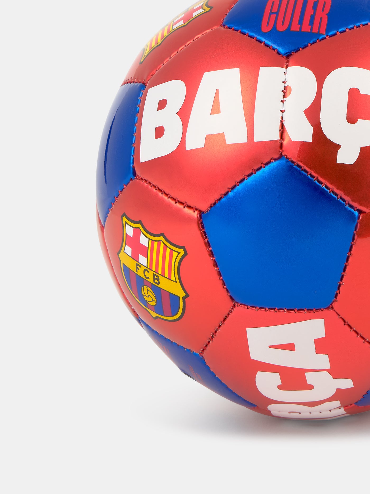 Ball with crest