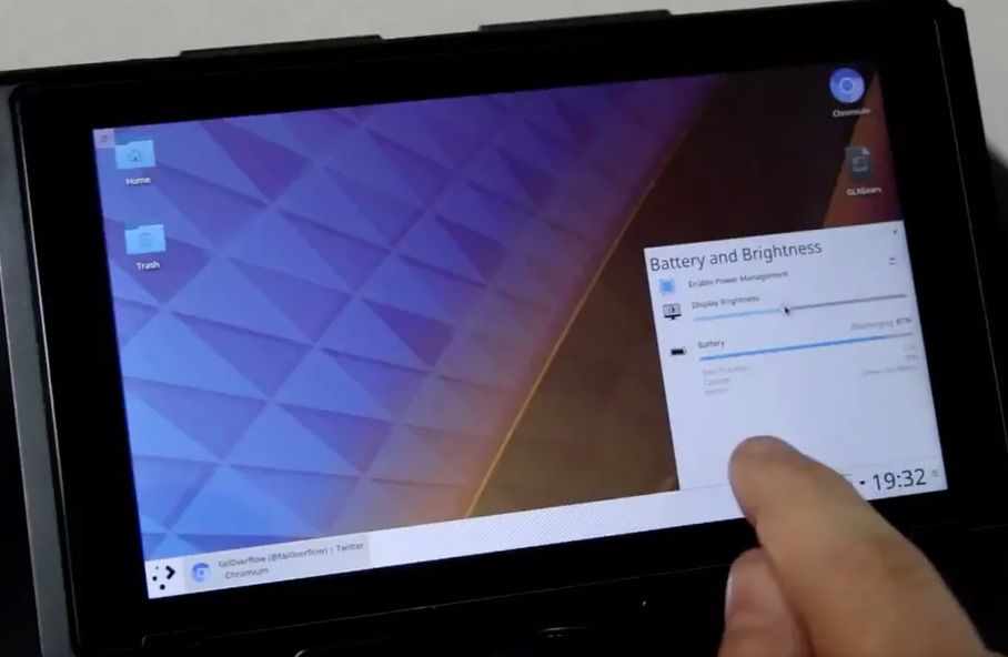 Nintendo Switch Becomes Functional Linux Tablet With This Hack (Video)