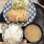 揚げもの処 かつひろ - ロースカツ定食 (120g)  1680円