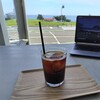 TSUBAKI COFFEE AND MORE - ドリンク写真:アイスコーヒーと眼前の絶景。