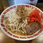 豚りんの - ミニラーメン(野菜マシ・ニンニク少し・脂普通)  紅ショウガトッピング