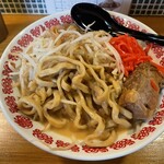 豚りんの - ミニラーメン(野菜マシ・ニンニク少し・脂普通)  紅ショウガトッピング