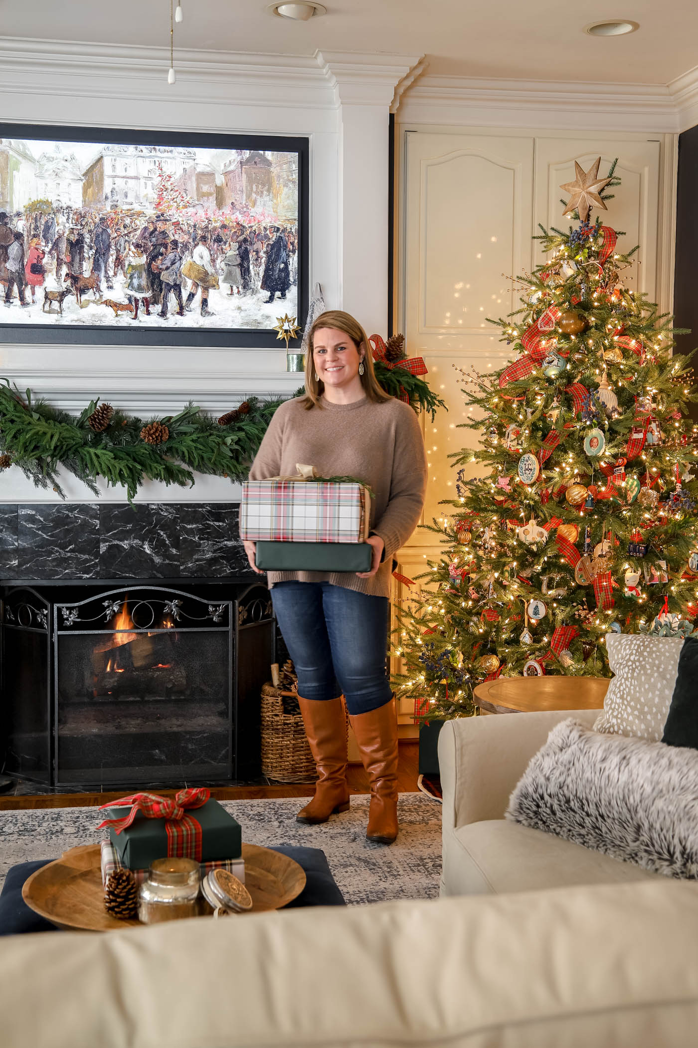 Traditional Plaid Christmas Living Room Decor - The Turquoise Home