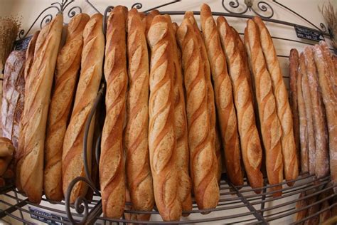 Clothing created and produced by italian artisans. Où acheter la meilleure baguette de Paris ? | CNEWS