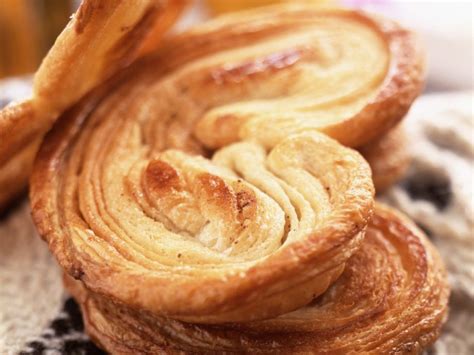 Elephant ear, picture from focosi.net. cake recipe: Elephant Ear Vs Funnel Cake