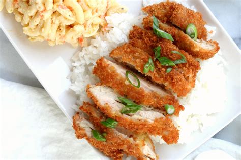 Our recipe uses a few clever little swaps to keep this dish low in calories and points without compromising on flavour! Hawaiian Style Chicken Katsu with Mac Salad | Dash of Savory