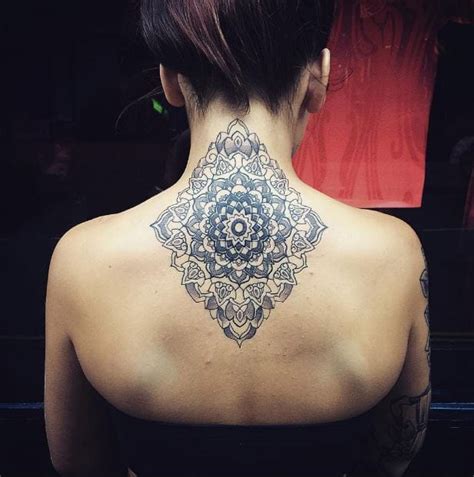 50 Small Back Neck Tattoos Ideas And Designs 2018 Tattoosboygirl