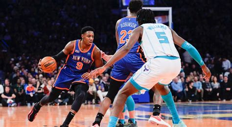 Knicks Rout Hornets Earn Wild Card Spot To Advance In The In Season