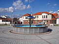 Slovenčina: Moderná fontána v Hlohovci English: Modern fountain in Hlohovec