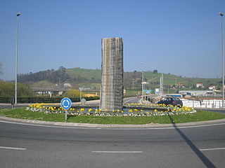 Rotonda con fuente de granito