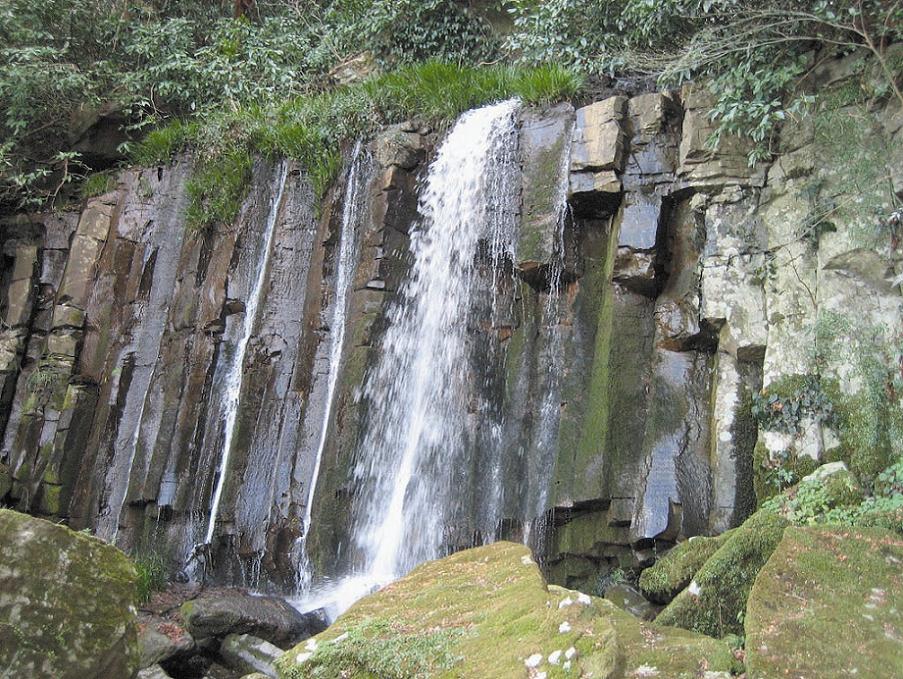 三明戸湧水、阿字雄の滝