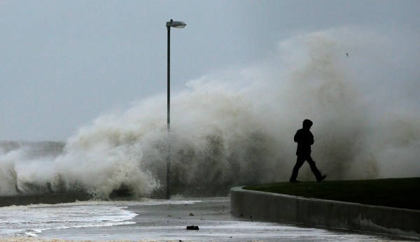 Two Dead as Britain Hit by Extreme Tidal Surge | TIME.com