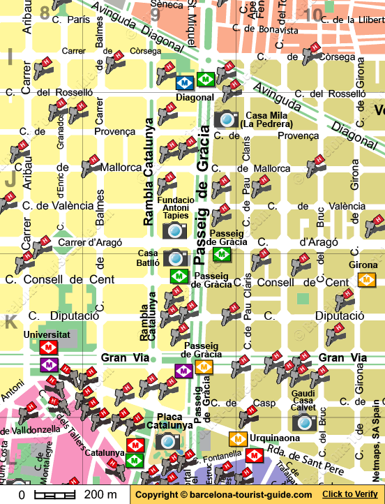 Location map showing the hotels and metro stops near Passeig de Gracia in Barcelona, Spain.