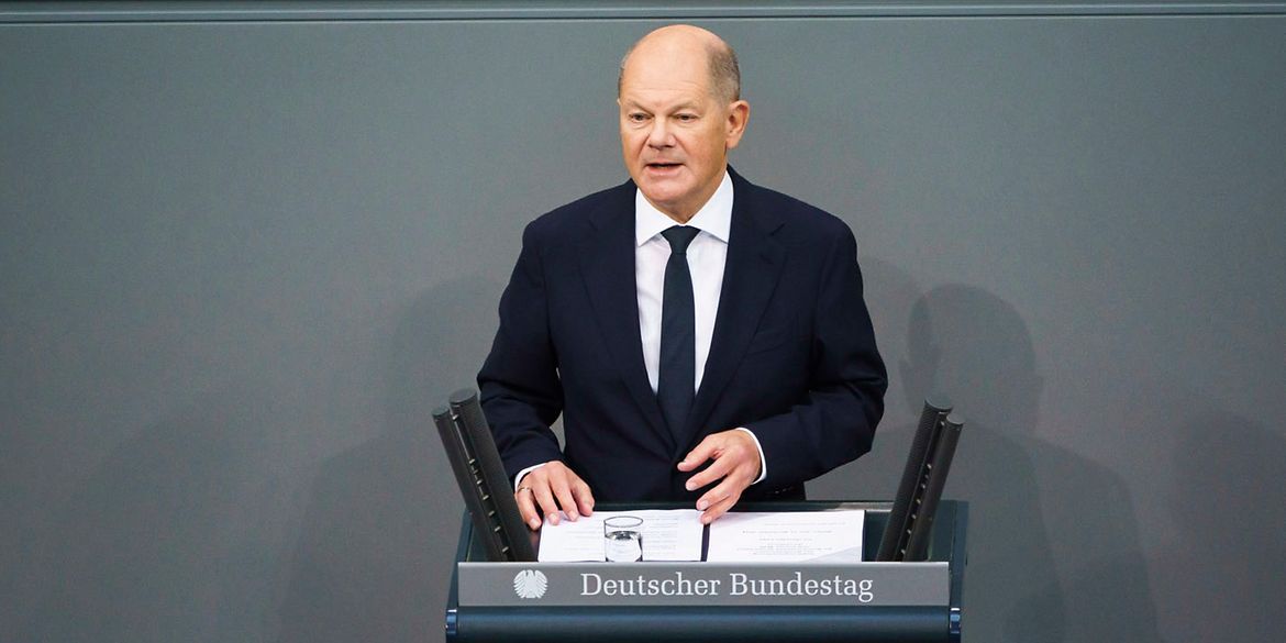 Le chancelier à la tribune du Bundestag