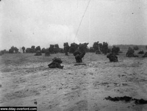 Franchissement du Mur de l'Atlantique sur Sword Beach. Photo : IWM