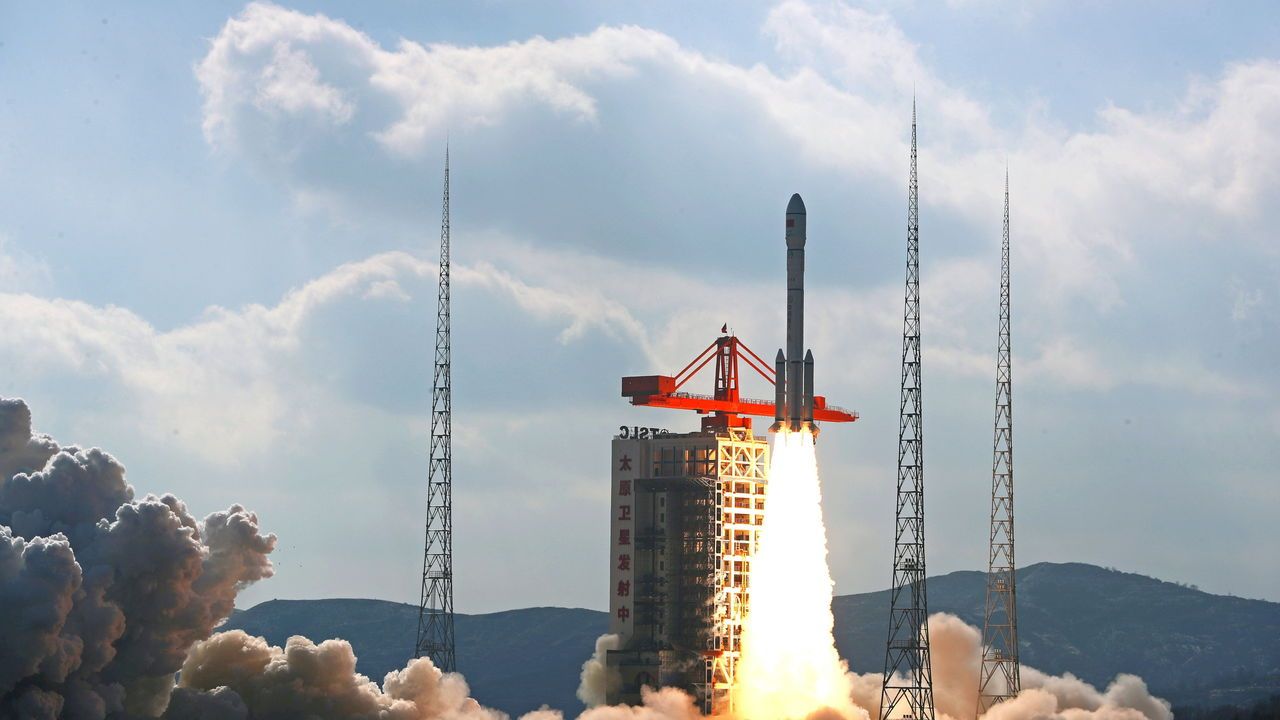 A modified Long March-6 carrier rocket carrying a new group of satellites blasts off from the Taiyuan Satellite Launch Center.