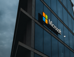 Microsoft превзошла прогнозы по выручке и прибыли, но инвесторы обеспокоены замедлением роста в будущем