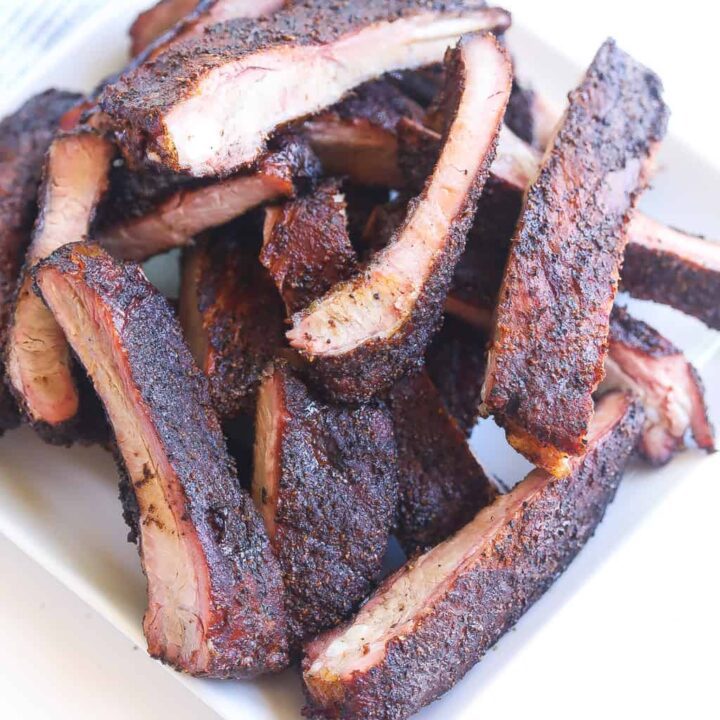 slow smoked pork spare ribs with dry rub