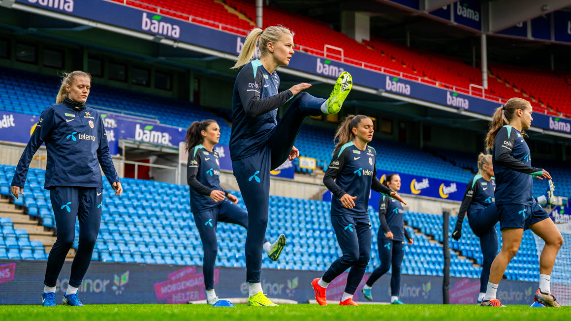 Ada Hegerberg og resten av den norske troppen gleder seg til en ny kamp på Ullevaal.