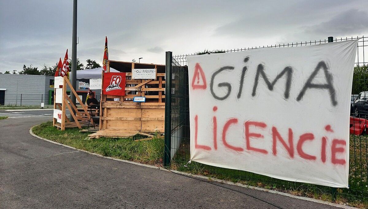 Devant l'usine Gima de Beauvais, qui a entamé un plan social économique pour reclasser 30 salariés en poste le week-end (image d'illustration).