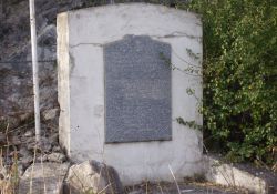 Stele an der Espenel-Brücke