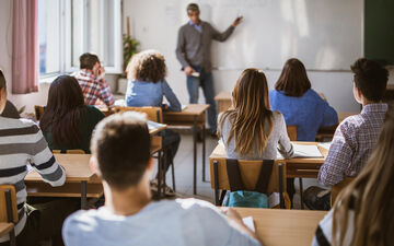 En classe de première, l’enjeu du programme est de «développer sa capacité à gérer ses impulsions, ses émotions et à faire des choix responsables». (Illustration) Istock