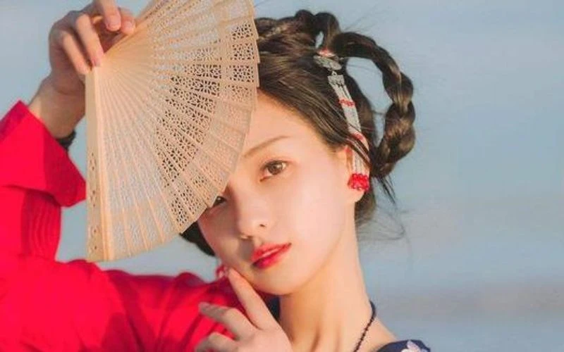 Simple and Beautiful Hanfu Hairstyle