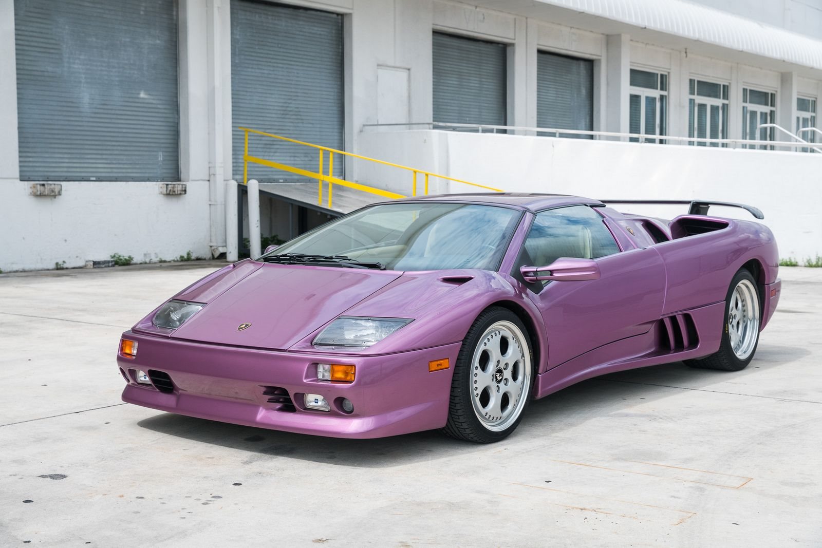 LAMBORGHINI DIABLO VT ROADSTER PURPLE