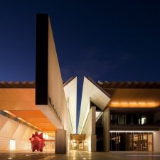 The National Portrait Gallery building at night