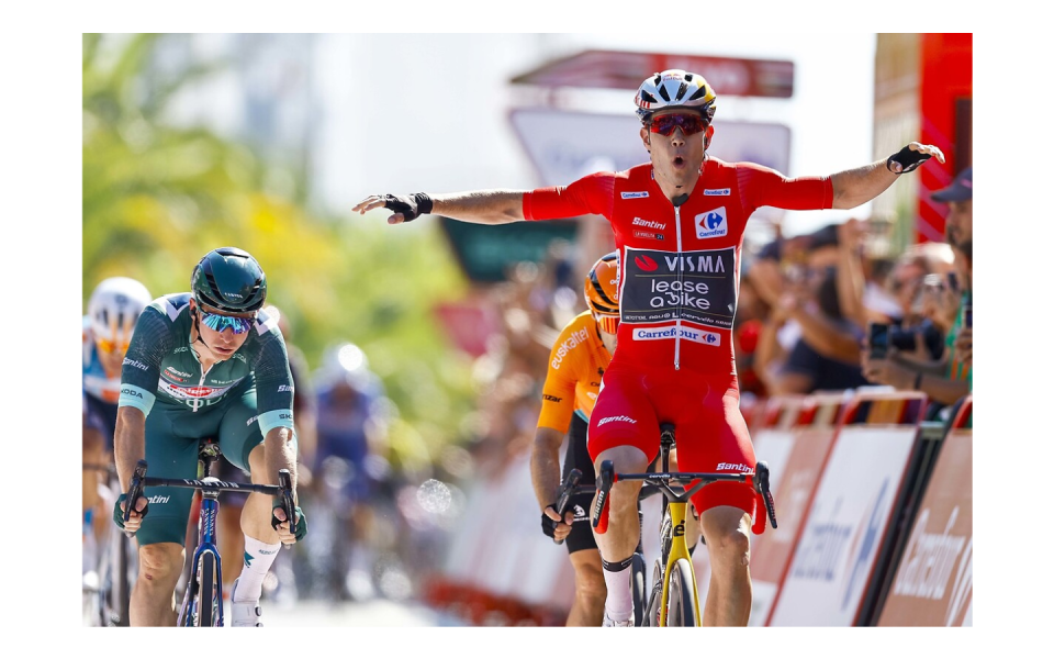 Finishphoto of Wout van Aert winning La Vuelta Ciclista a España Stage 3.