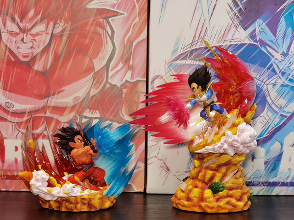 Goku Fires the Kaio-ken Kamehameha at Vegeta's Galick Gun - Dragon Ball - LeaGue STUDIO [IN STOCK]