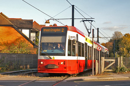 Croydon Tramlink - www.simplonpc.co.uk -  Photo: © Ian Boyle  2007