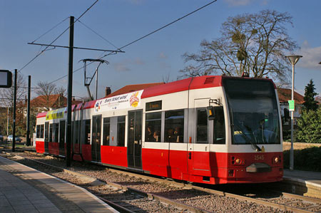 Croydon Tramlink - www.simplonpc.co.uk -  Photo: © Ian Boyle  2007