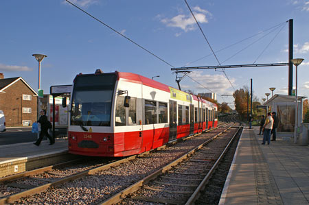 Croydon Tramlink - www.simplonpc.co.uk -  Photo: © Ian Boyle  2007