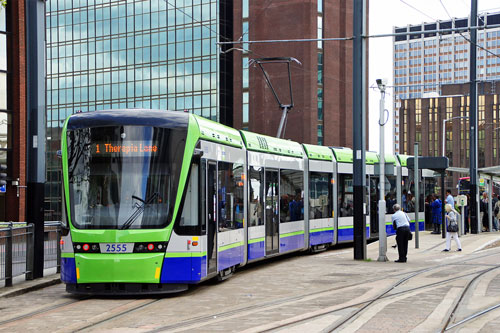 LONDON TRAMLINK - Photo:  Ian Boyle, 19th June 2012 - www.simplonpc.co.uk - Simplon Postcards