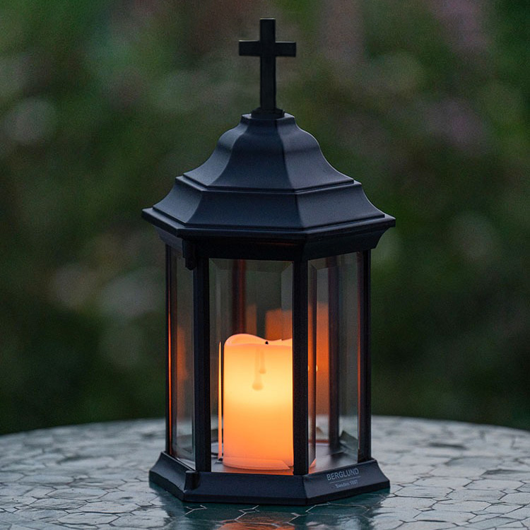 Lantern with twilight sensor