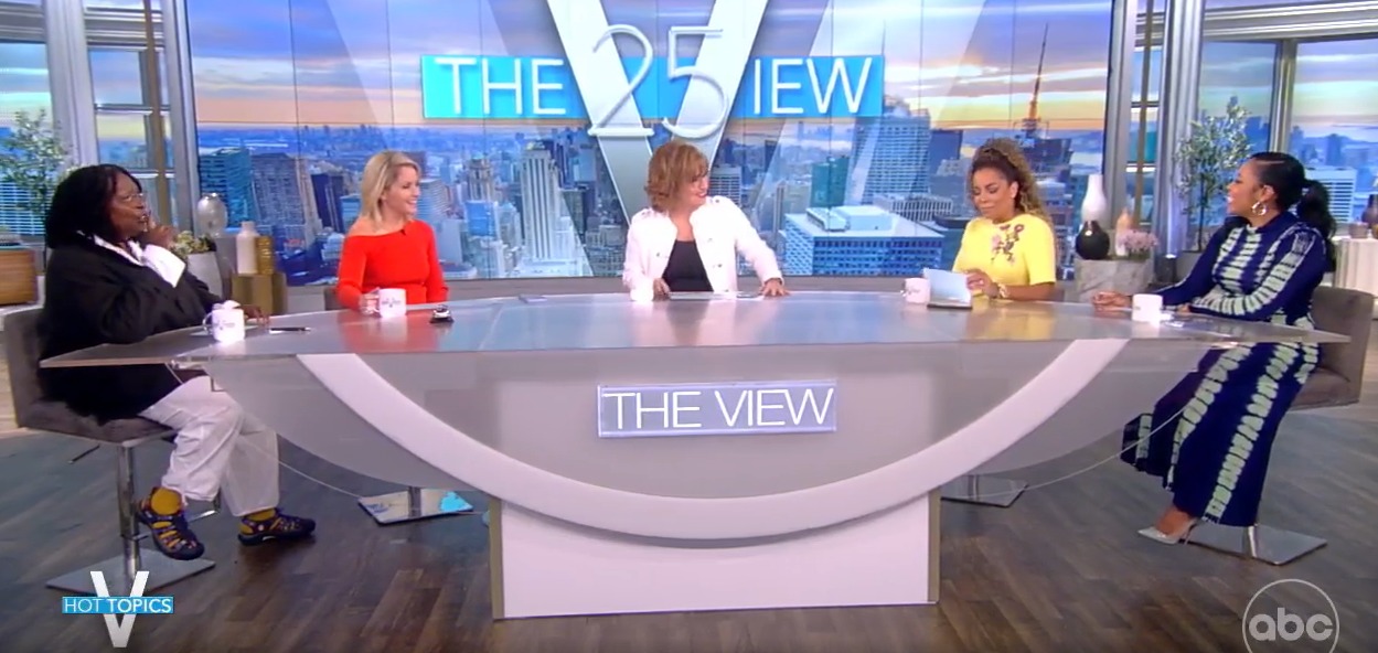 The View's Sara Haines shows off REAL skin including blemishes in rare ...