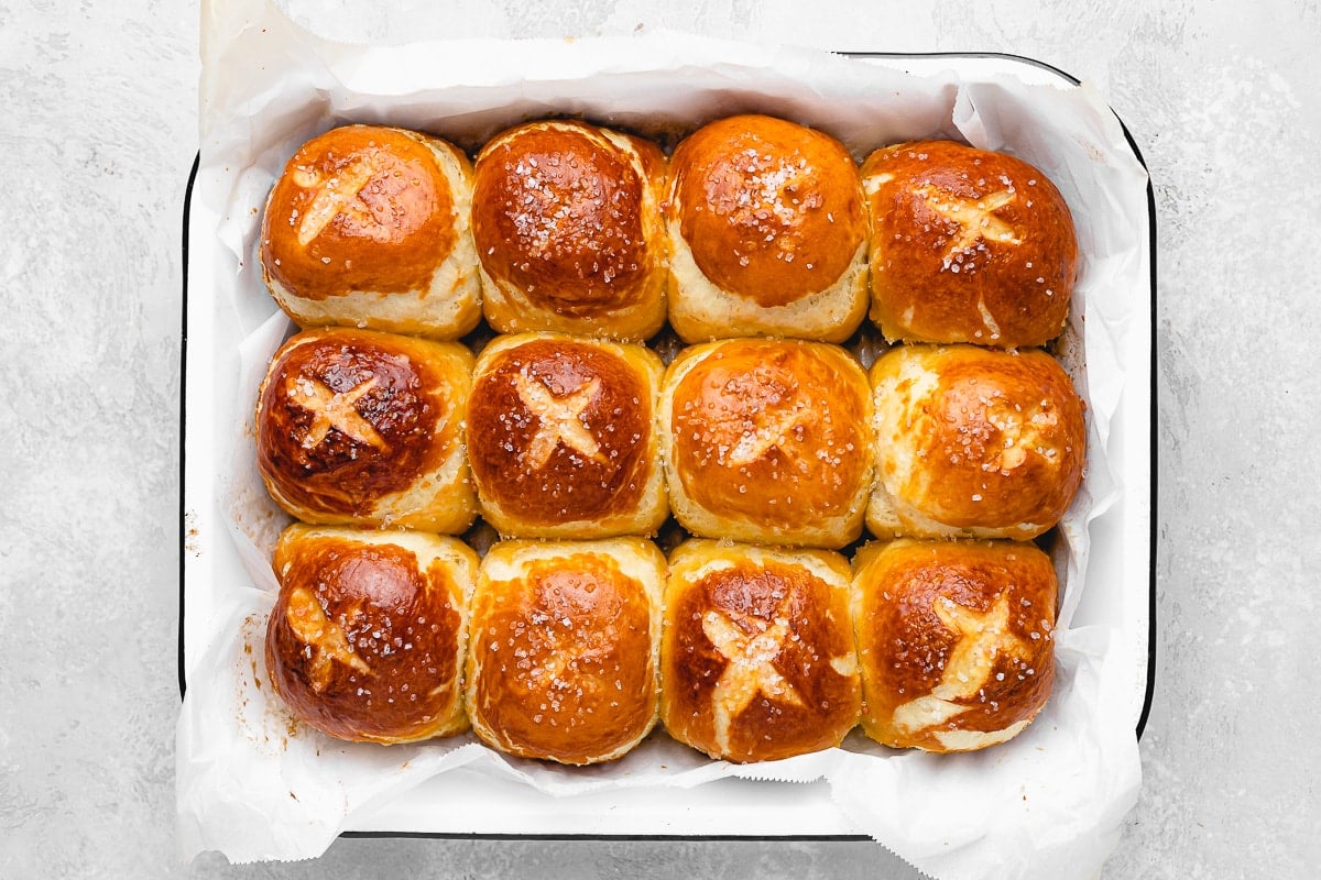 Soft Pretzel Rolls {Homemade} - Two Peas & Their Pod