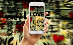 Love in Mobile Pic