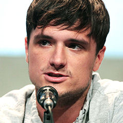 Josh Hutcherson - Bildurheber: Von Gage Skidmore - www.flickr.com/photos/gageskidmore/19469939079/in/photolist, CC-BY-SA 4.0, https://commons.wikimedia.org/w/index.php?curid=41796992